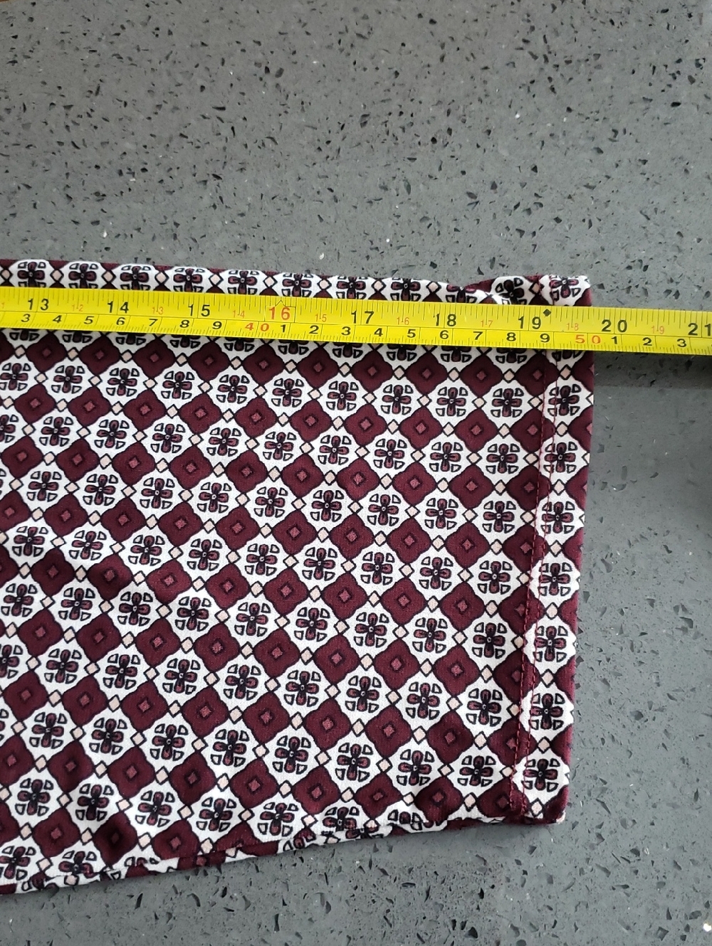 Liz Claiborne Burgundy and White Geometric Scoop Neck Top, 3X - Picture 10 of 11